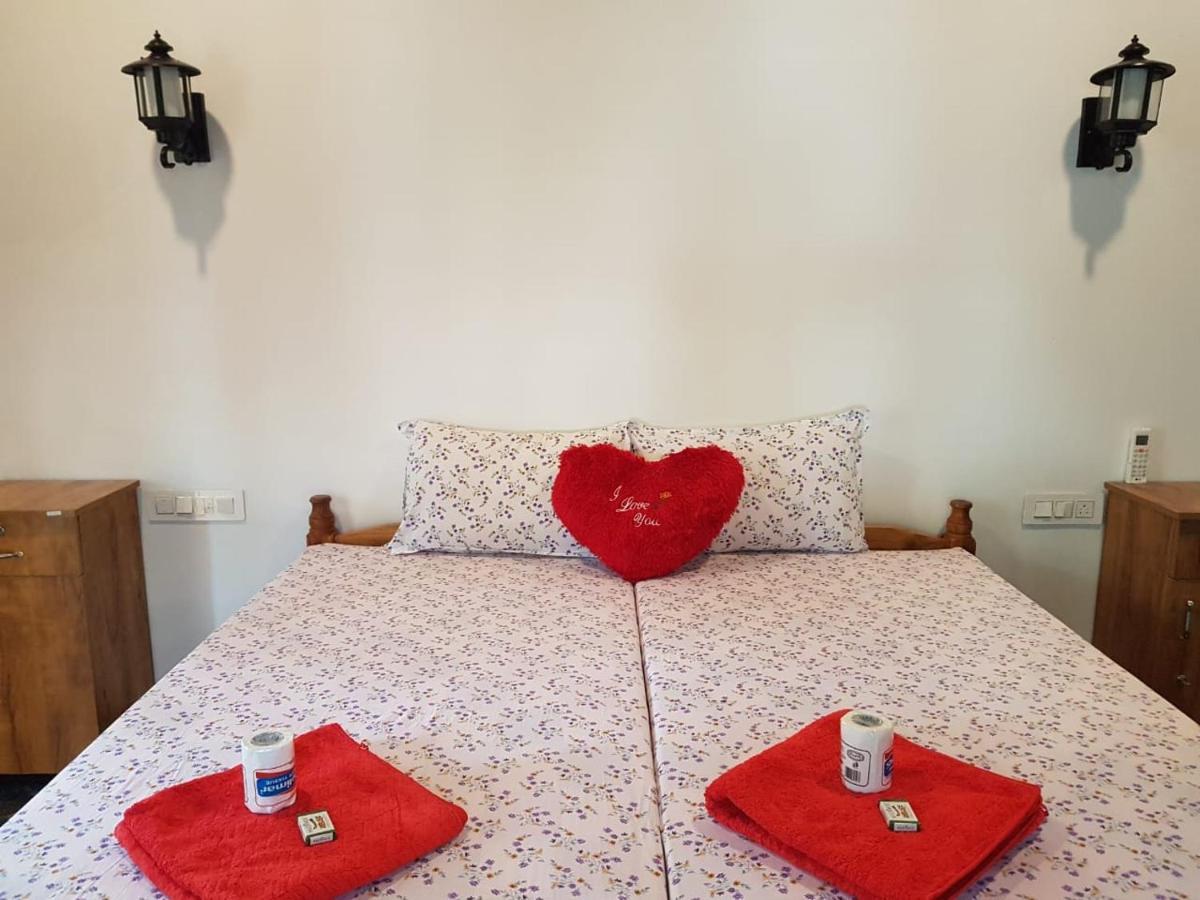 Marari Neena Beach Homestay Марарікулем Номер фото
